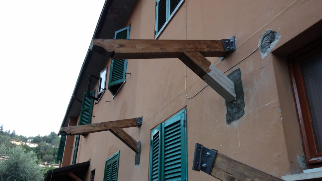 Archinbio - tettoia su edificio in ristrutturazione